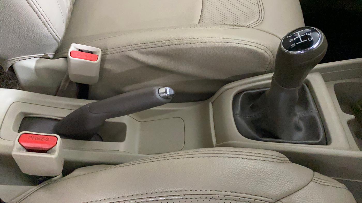2019 Maruti Ertiga VXI SHVS, Petrol, Manual, 87,101 km, Gear Lever