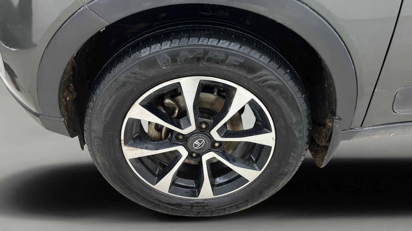 2021 Tata NEXON XZA PLUS DIESEL, Diesel, Automatic, 75,535 km, Left Front Wheel