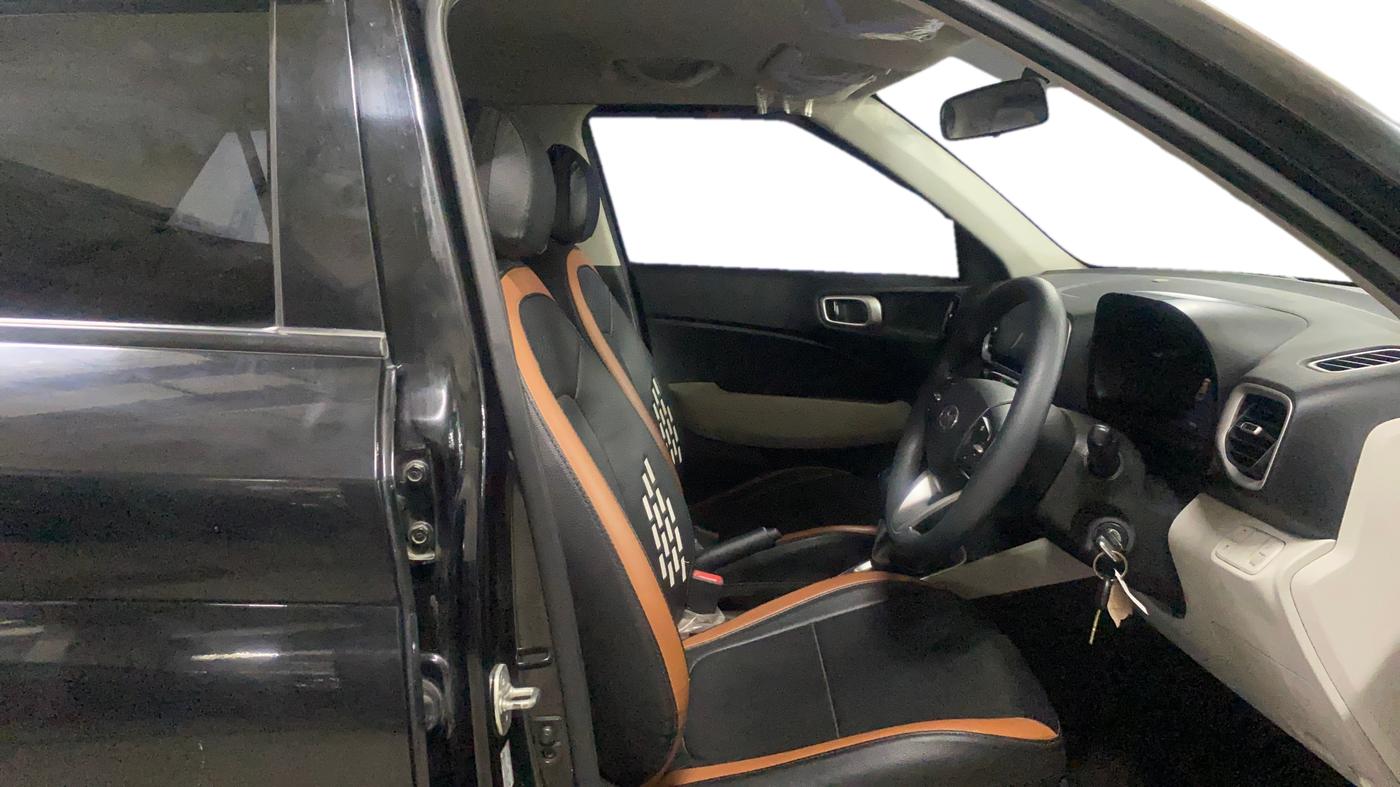 2023 Hyundai VENUE S 1.2, Petrol, Manual, 16,053 km, Right Side Front Door Cabin