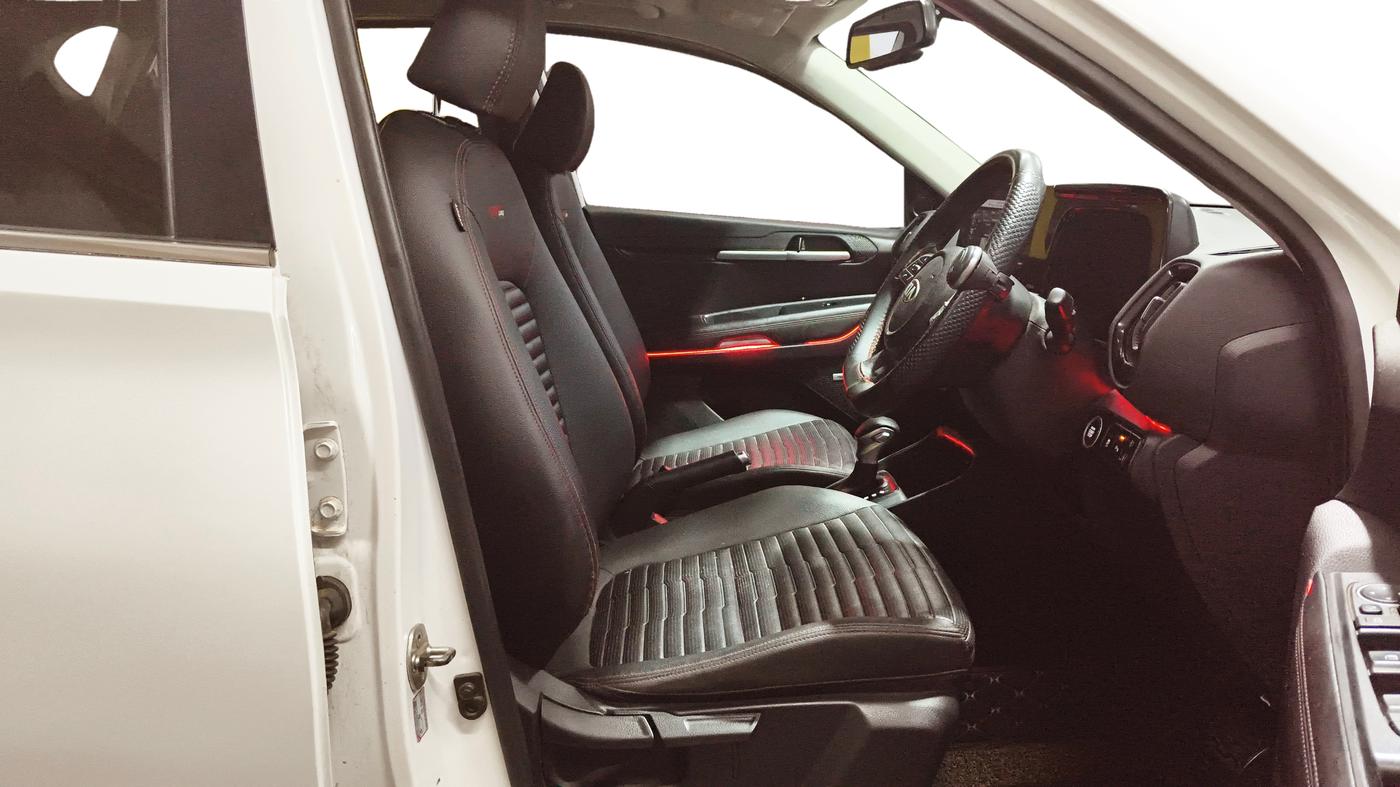 2020 KIA SONET GTX PLUS 1.0 DCT, Petrol, Automatic, 1,09,407 km, Right Side Front Door Cabin