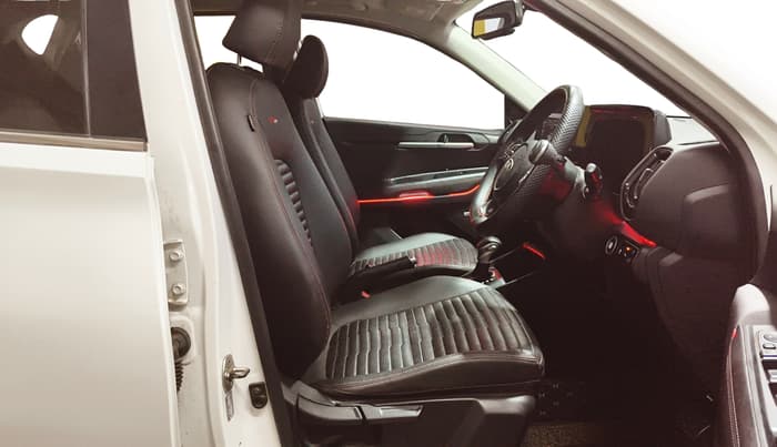 2020 KIA SONET GTX PLUS 1.0 DCT, Petrol, Automatic, 1,08,797 km, Right Side Front Door Cabin