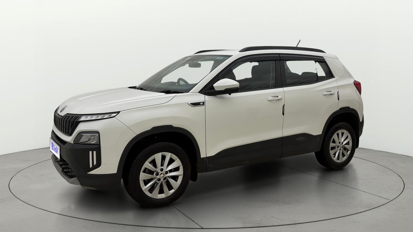 2025 Skoda Kylaq Signature, Petrol, Manual, 19,275 km, Left Front Diagonal