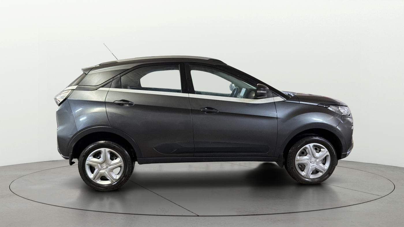 2020 Tata NEXON XM SUNROOF PETROL, Petrol, Manual, 50,912 km, Right Side View