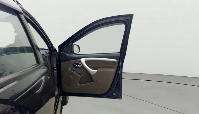 2016 Renault Duster 85 PS RXZ DIESEL, Diesel, Manual, 97,900 km, RHS Front Door