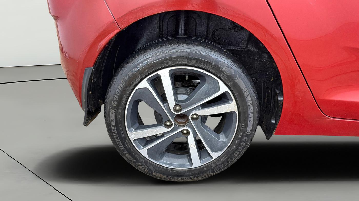 2022 Tata ALTROZ XZA PLUS, Petrol, Automatic, 49,745 km, Right Rear Wheel
