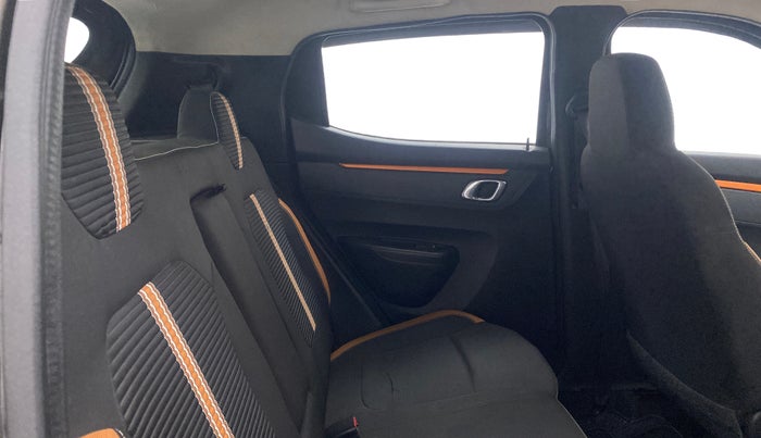 2019 Renault Kwid CLIMBER 1.0 AMT (O), Petrol, Automatic, 68,441 km, Right Side Rear Door Cabin