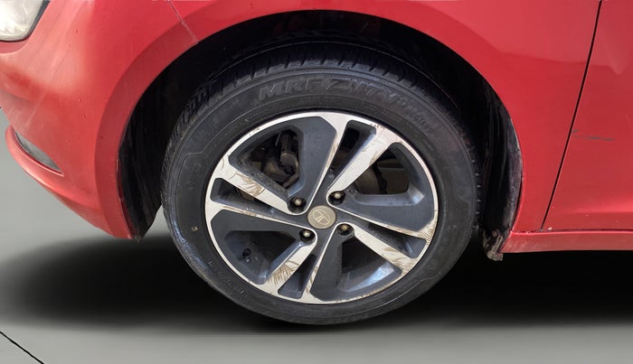 2020 Tata ALTROZ XZ PETROL, Petrol, Manual, 96,009 km, Left Front Wheel