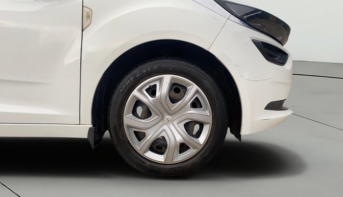 2021 Tata ALTROZ XM PLUS PETROL, Petrol, Manual, 28,422 km, Right Front Wheel