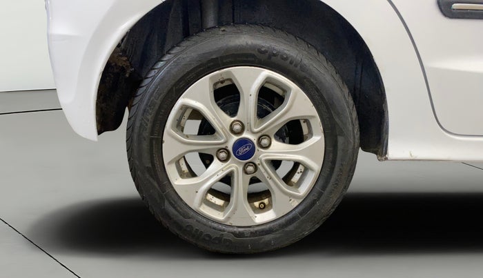 2018 Ford New Figo TITANIUM 1.2 PETROL MT, Petrol, Manual, 38,175 km, Right Rear Wheel