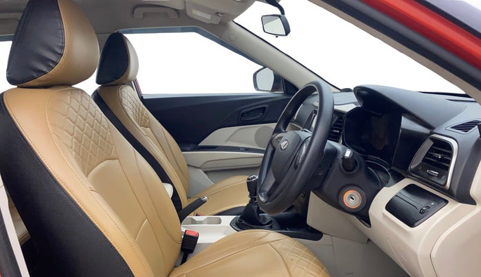 2019 Mahindra XUV300 W6 1.5 DIESEL, Diesel, Manual, 42,697 km, Right Side Front Door Cabin