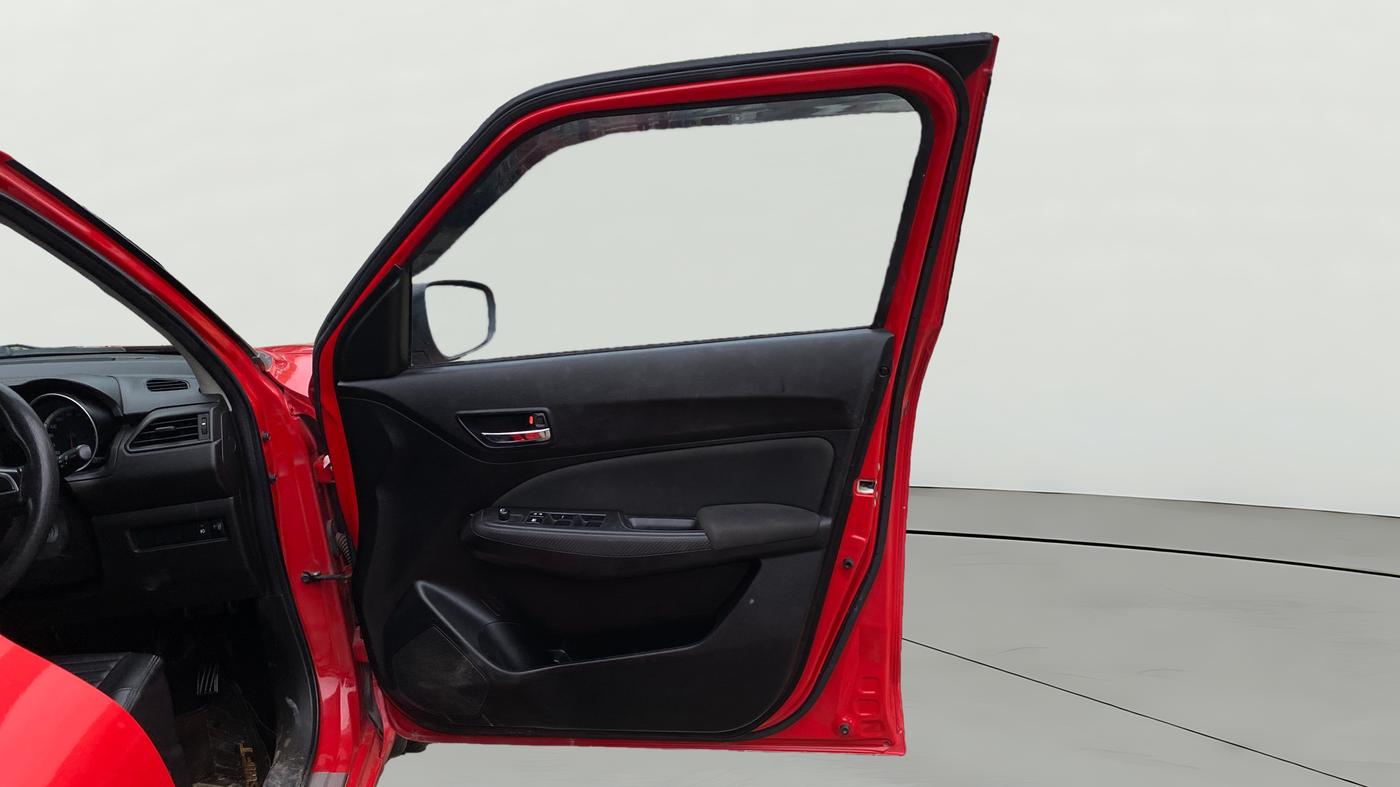 2020 Maruti Swift VXI, Petrol, Manual, 46,854 km, RHS Front Door