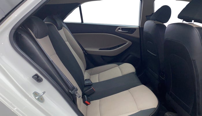 2016 Hyundai Elite i20 MAGNA 1.2, Petrol, Manual, 33,143 km, Right Side Rear Door Cabin