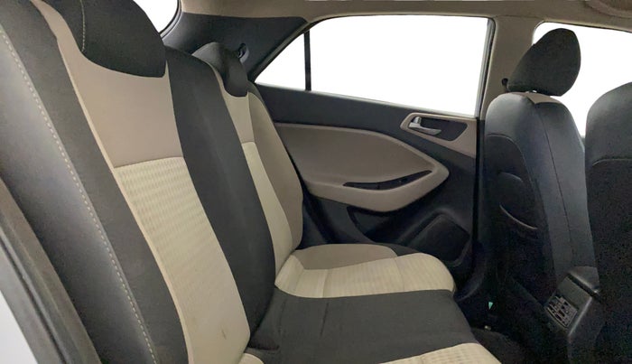 2020 Hyundai Elite i20 MAGNA PLUS 1.2, Petrol, Manual, 27,703 km, Right Side Rear Door Cabin