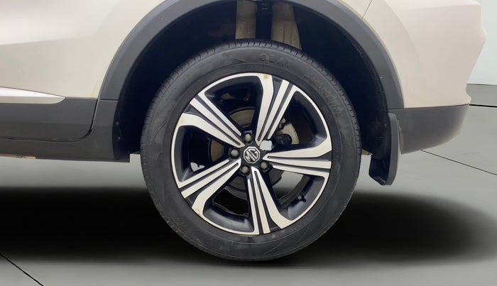 2024 MG ASTOR  Sharp Pro 1.5 MT (Ivory), Petrol, Manual, 18,404 km, Left Rear Wheel