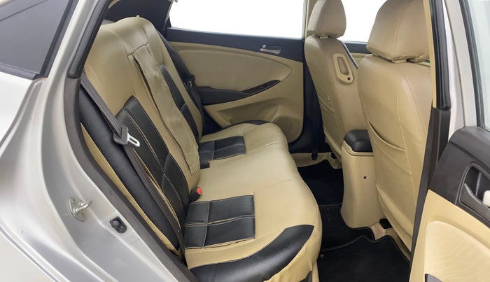 2017 Hyundai Verna 1.6 VTVT SX, Petrol, Manual, 35,102 km, Right Side Rear Door Cabin