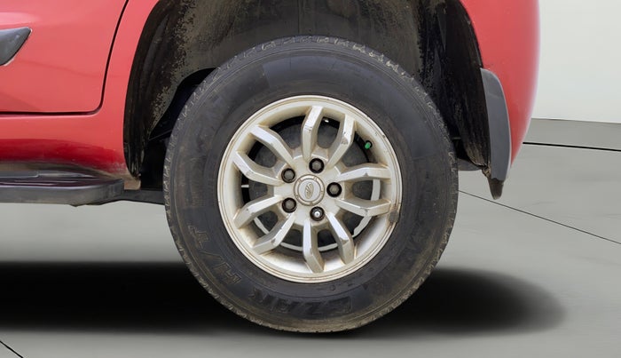 2016 Mahindra TUV300 T8, Diesel, Manual, 37,779 km, Left Rear Wheel