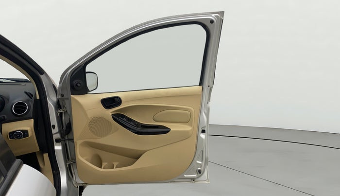 2015 Ford Figo Aspire TITANIUM 1.2 PETROL, Petrol, Manual, 55,398 km, RHS Front Door