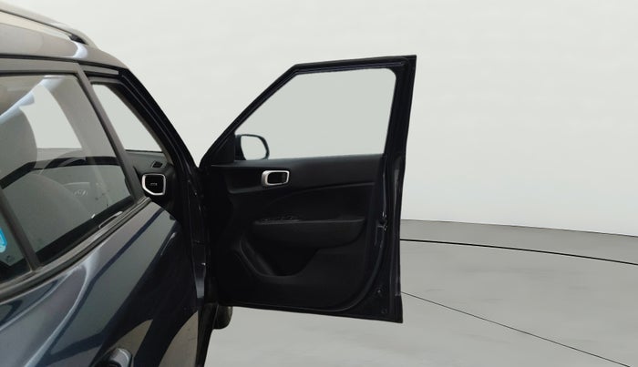 2021 Hyundai VENUE S+ 1.2, Petrol, Manual, 39,267 km, RHS Front Door