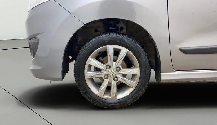2013 Maruti Wagon R Stingray VXI, Petrol, Manual, 1,06,893 km, Left Front Wheel