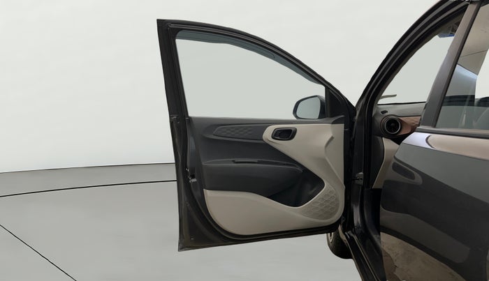 2024 Hyundai AURA S 1.2 CNG, CNG, Manual, 11,040 km, LHS Front Door