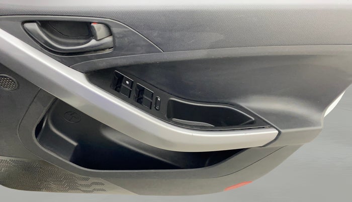 2022 Tata NEXON XM SUNROOF DIESEL, Diesel, Manual, 56,602 km, Driver Side Door Panels Control