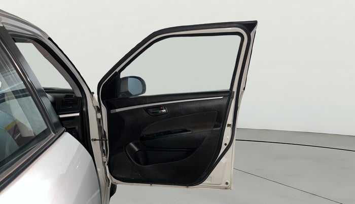 2017 Maruti Swift VXI, CNG, Manual, 59,149 km, RHS Front Door