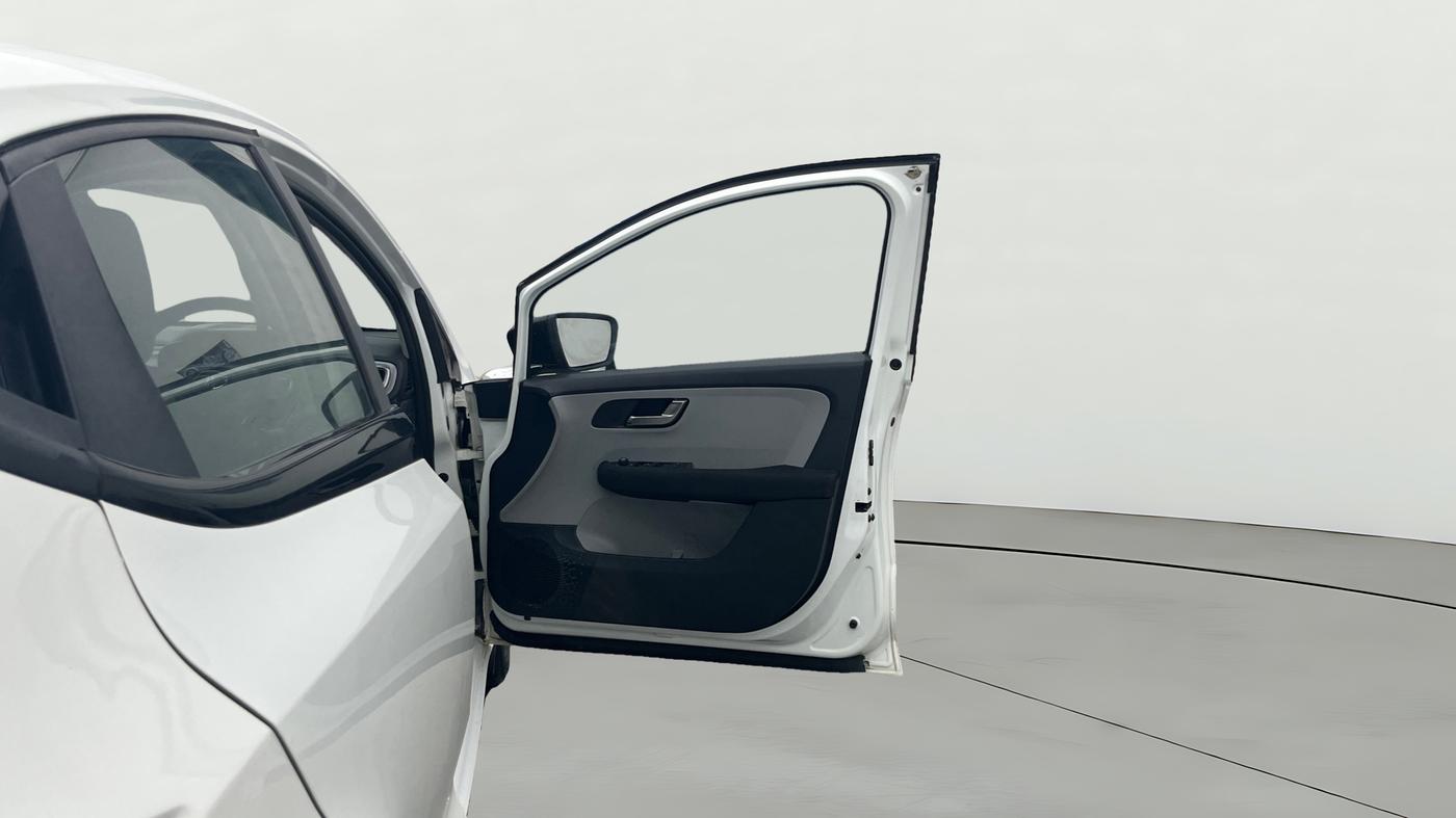 2020 Tata ALTROZ XZ PETROL, Petrol, Manual, 15,344 km, RHS Front Door