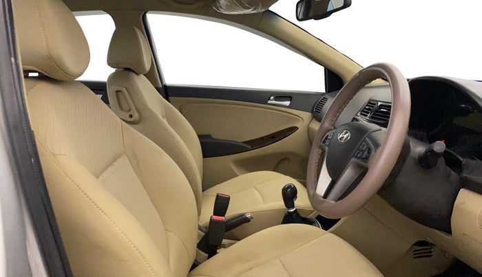 2015 Hyundai Verna FLUIDIC 4S 1.6 VTVT S(O), Petrol, Manual, 59,569 km, Right Side Front Door Cabin