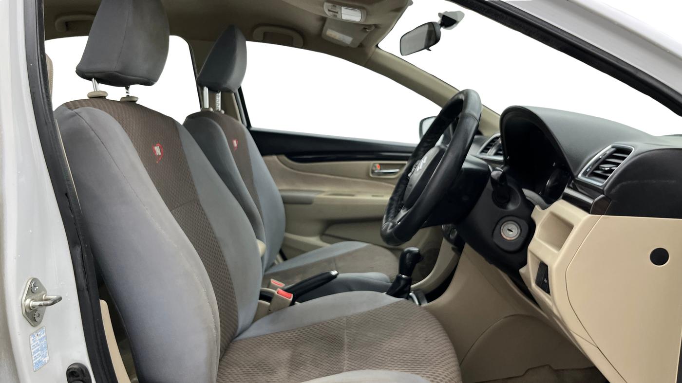 2016 Maruti Ciaz VXI+AT, Petrol, Automatic, 1,20,281 km, Right Side Front Door Cabin