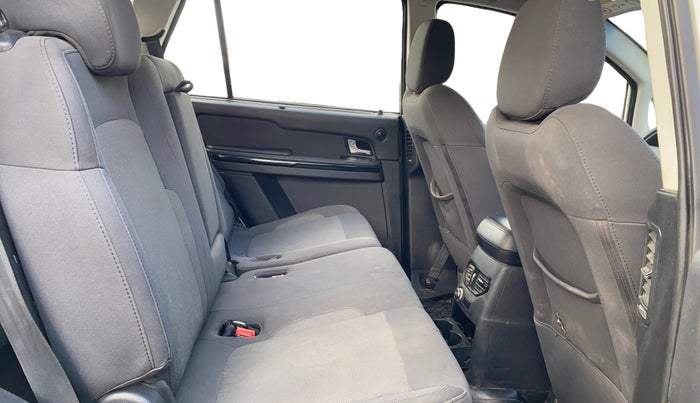 2017 Tata Hexa XE 4X2 7 STR, Diesel, Manual, 1,60,365 km, Right Side Rear Door Cabin