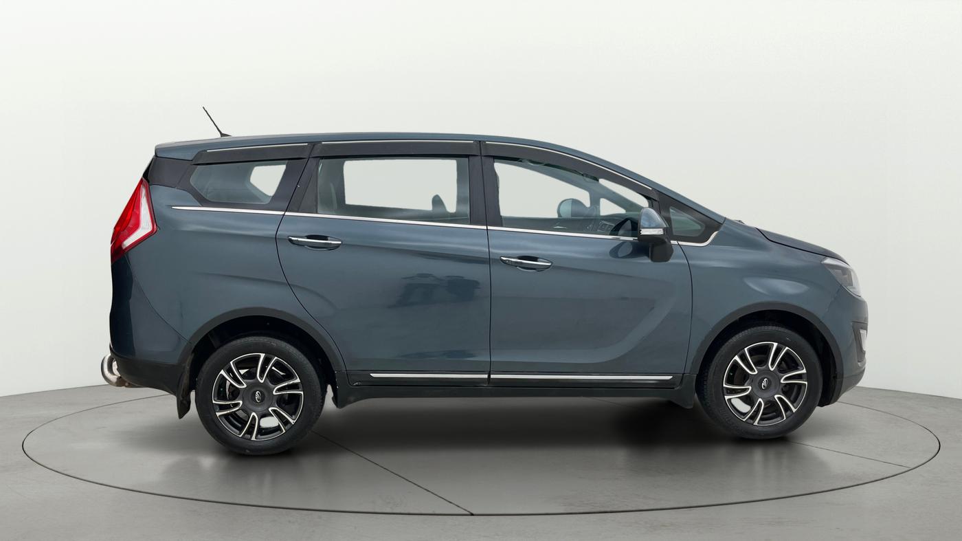 2018 Mahindra MARAZZO M8 7 STR, Diesel, Manual, 88,846 km, Right Side View