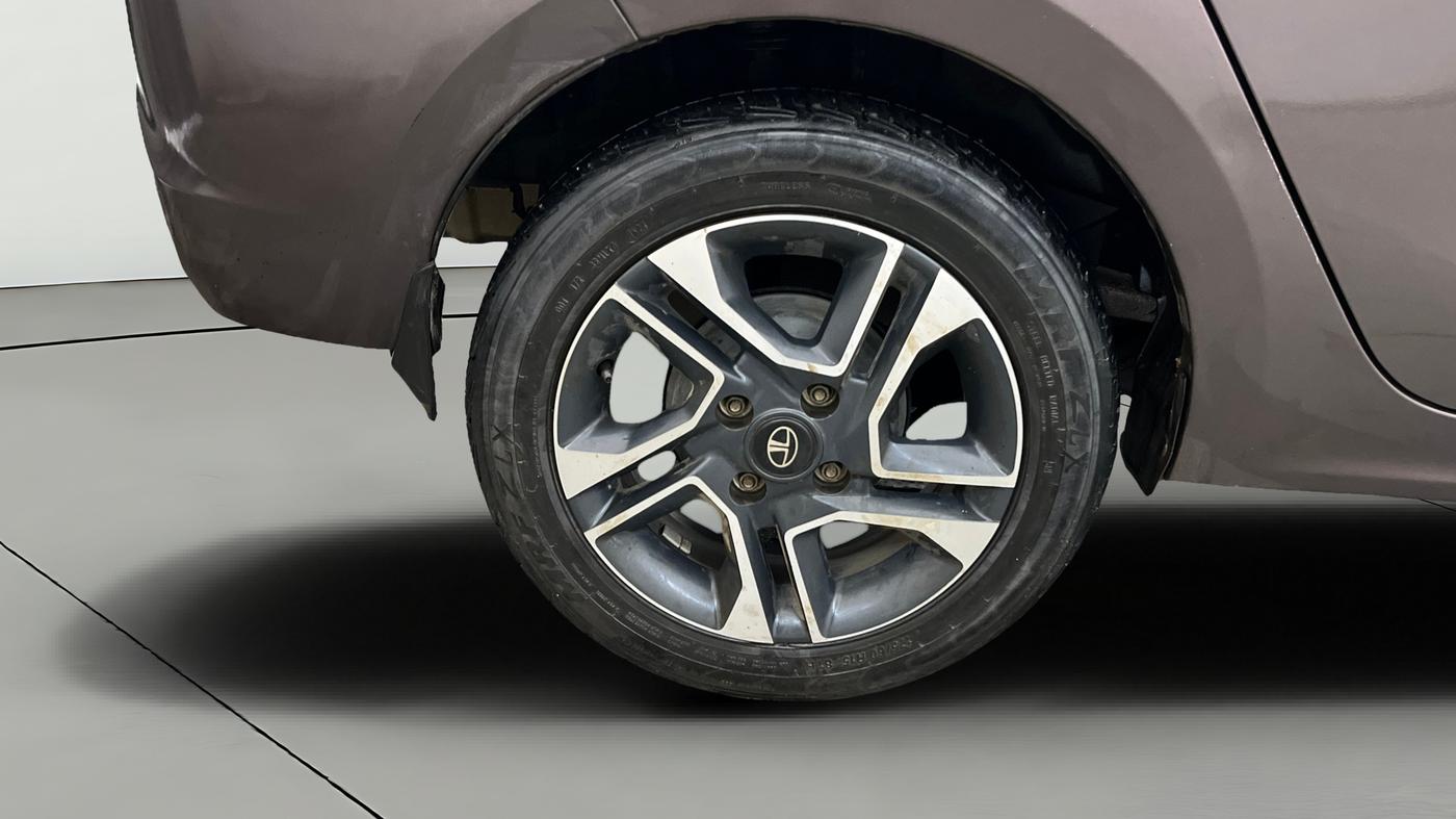2018 Tata TIGOR XZ PETROL, Petrol, Manual, 70,418 km, Right Rear Wheel