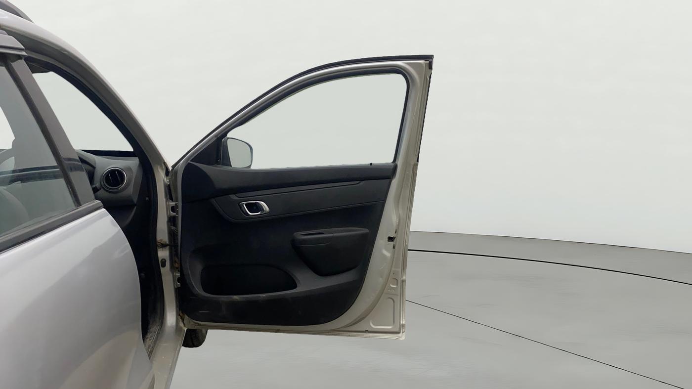 2018 Renault Kwid RXT 1.0 AMT (O), Petrol, Automatic, 61,808 km, RHS Front Door