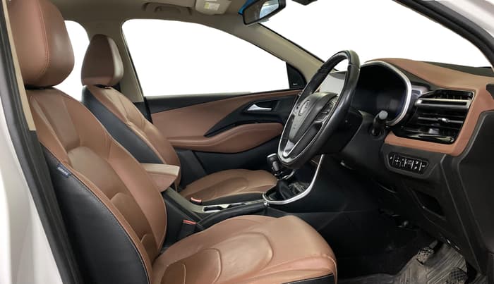 2023 MG HECTOR PLUS SHARP PRO 1.5 TURBO MT 7 STR, Petrol, Manual, 19,985 km, Right Side Front Door Cabin