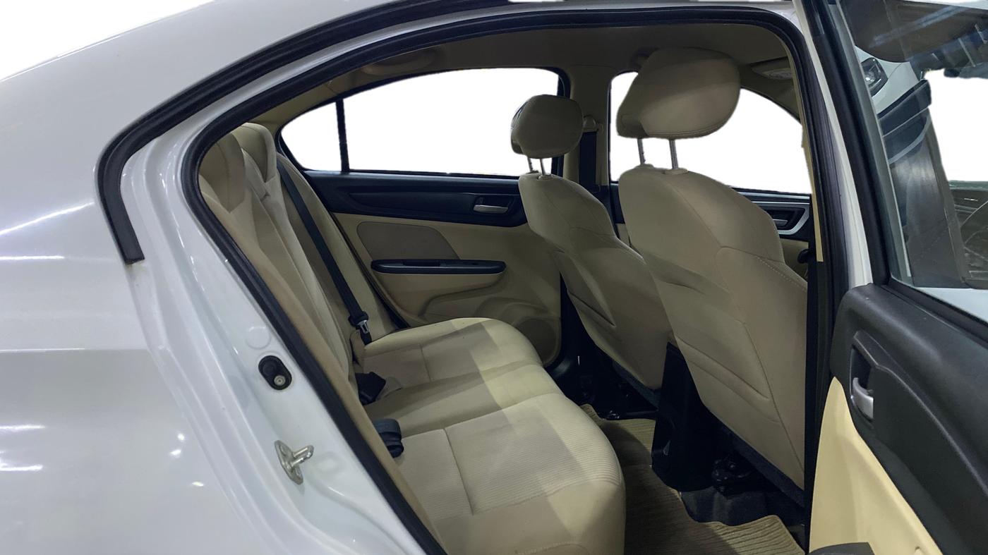 2024 Honda Amaze 1.2L I-VTEC VX CVT, Petrol, Automatic, 14,335 km, Right Side Rear Door Cabin