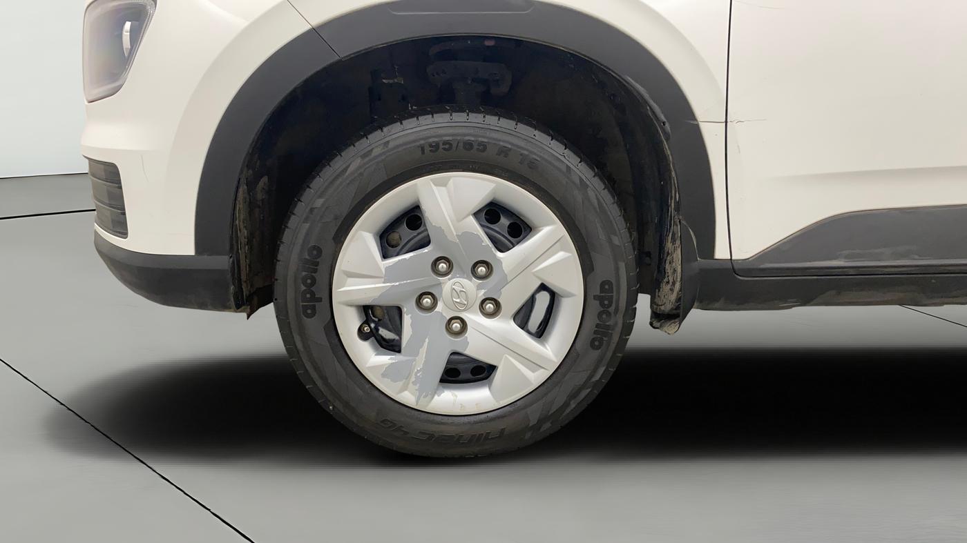 2022 Hyundai VENUE S(O) 1.2, Petrol, Manual, 24,974 km, Left Front Wheel