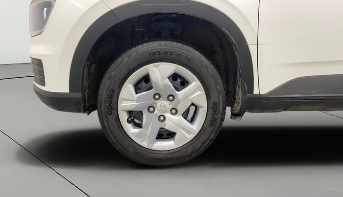 2022 Hyundai VENUE S(O) 1.2, Petrol, Manual, 24,974 km, Left Front Wheel