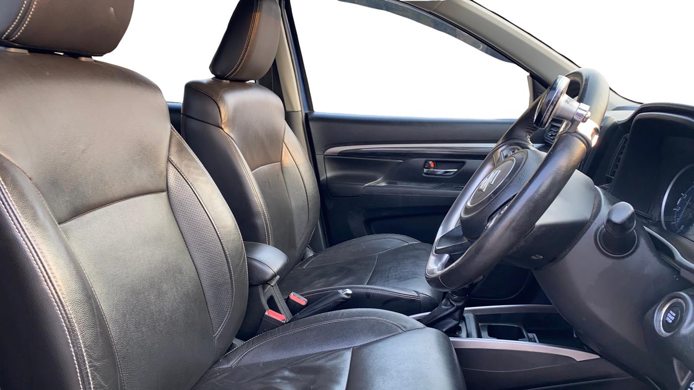 2019 Maruti XL6 ALPHA AT, Petrol, Automatic, 86,248 km, Right Side Front Door Cabin
