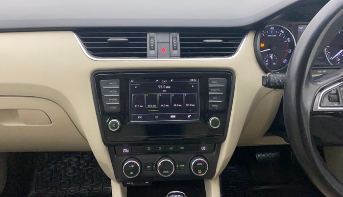 2017 Skoda Octavia STYLE PLUS AT 1.8 TSI, Petrol, Automatic, 1,14,712 km, Air Conditioner