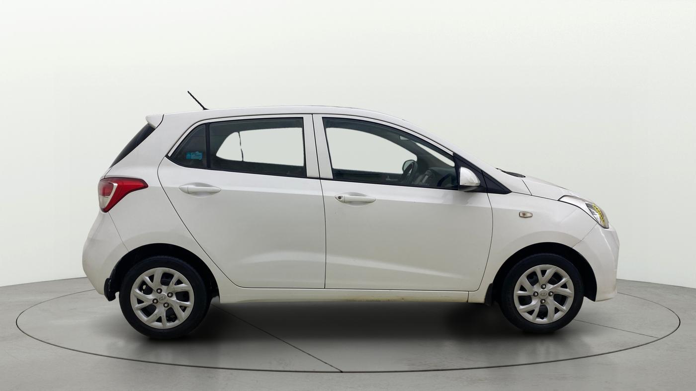 2018 Hyundai Grand i10 SPORTZ 1.2 KAPPA VTVT, Petrol, Manual, 41,571 km, Right Side View