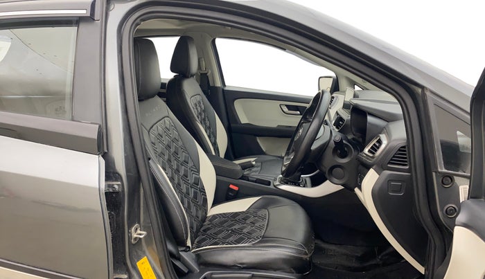 2023 Tata ALTROZ XZA + SUNROOF, Petrol, Automatic, 37,338 km, Right Side Front Door Cabin