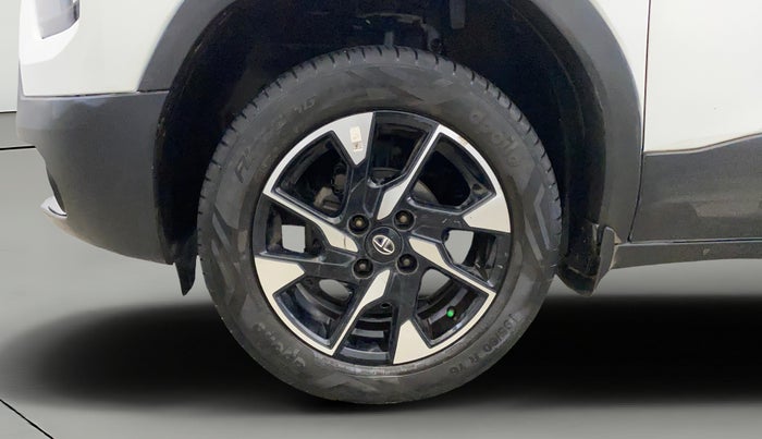 2021 Tata PUNCH CREATIVE AMT 1.2 RTN DUAL TONE, Petrol, Automatic, 31,940 km, Left Front Wheel