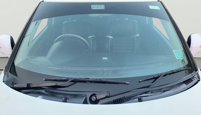 2015 Maruti Swift VXI, Petrol, Manual, 73,731 km, Front Windshield