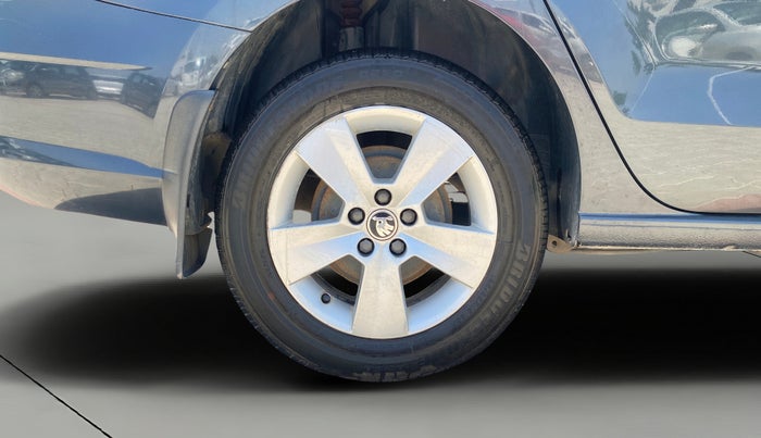 2020 Skoda Rapid 1.0 AMBITION TSI MT, Petrol, Manual, 1,27,714 km, Right Rear Wheel