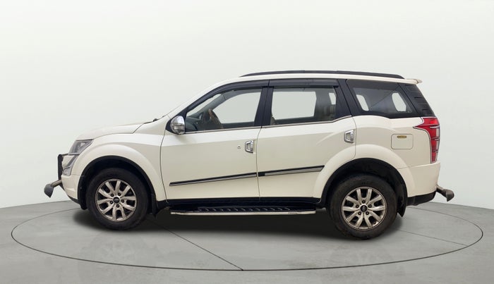 2016 Mahindra XUV500 W10, Diesel, Manual, 1,05,526 km, Left Side