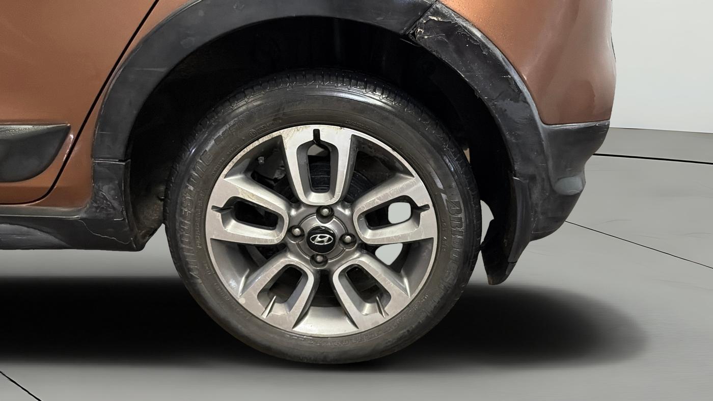 2015 Hyundai i20 Active 1.2 SX, Petrol, Manual, 56,279 km, Left Rear Wheel