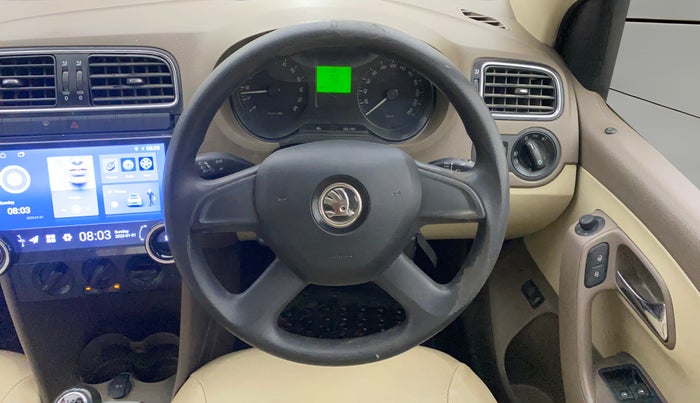 2013 Skoda Rapid AMBITION 1.6 TDI CR MT, Diesel, Manual, 1,14,039 km, Steering Wheel Close Up