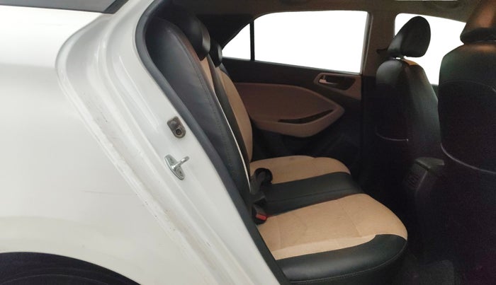 2015 Hyundai Elite i20 ASTA 1.2, Petrol, Manual, 67,123 km, Right Side Rear Door Cabin