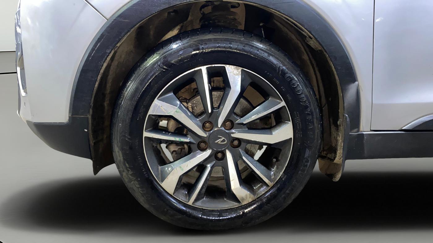 2019 Mahindra XUV300 W8 (O) 1.2 PETROL, Petrol, Manual, 80,379 km, Left Front Wheel