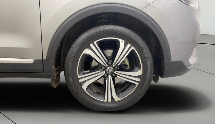 2023 MG ASTOR SHARP 1.5 CVT, Petrol, Automatic, 35,136 km, Right Front Wheel